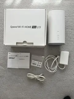 Speed Wi-Fi HOME 5G L13 本体と付属品のサムネイル