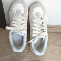 PUMAパルサー ホワイト スニーカー23.5cm