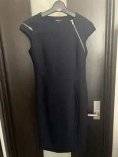 美品BEERARDI膝丈ノースリーブワンピース38サイズ(クロ)ヤラメP 