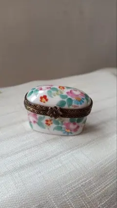リモージュボックス 薔薇のお花の小さい花ピルケース 小物入れ フランス製