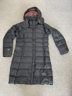 ブラックフード付きロングダウンジャケット