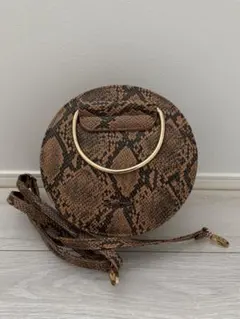 蛇柄　円形　ショルダーバッグ