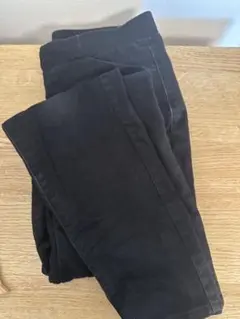 UNIQLOブラック スキニーパンツ