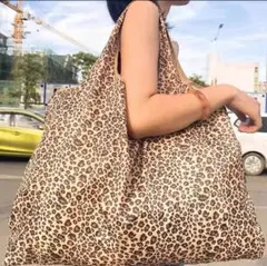 大きめのエコバッグ 折りたたみ 買い物袋 大容量整理収納袋1袋 男女兼用ヒョウ柄