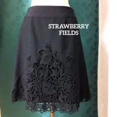 STRAWBERRY-FIELDS黒 刺繍入りスカート