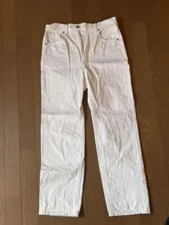 GU ハイウエストストレートジーンズ