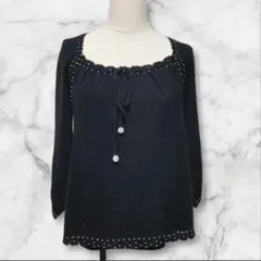 【未使用タグ付き】アデュートリステス　ブラック　ニット　刺繍　アンゴラカシミヤ混のサムネイル