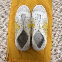 ASICS メッシュスニーカー ホワイト/イエロー