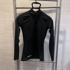 Under Armour 黒 長袖 アンダーシャツ