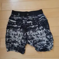 ROSE BUD　ローズバッド　ショートパンツ　黒系柄物