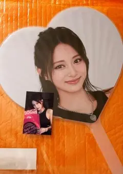 TWICE〜ツウィ うちわ READY TO BE