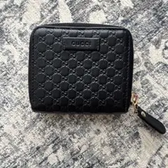 GUCCI ブラック 二つ折り財布 GGパターン