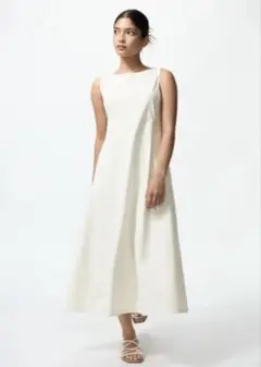 ウルトラストレッチエアリズムワンピースオフホワイト新品未使用