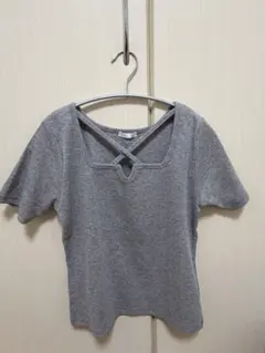 FUN クロスバックデザイン グレーTシャツのサムネイル