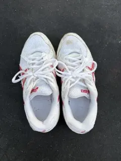 asics ランニングシューズ ホワイト/レッド