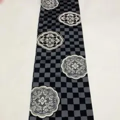 Item thumbnail for item 532bca71-f3a0-4ab7-970e-edab69068c38