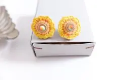508.刺繍ピアスイヤリング 刺繍作家 金具選択可能 ビーズ刺繍 春カラー