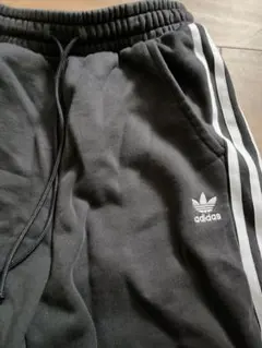 【美品】adidas スリーストライプ ジョガーパンツ スウェットXS