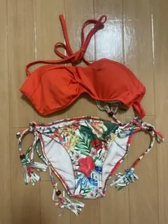 LAETITIAオレンジバンドゥ水着