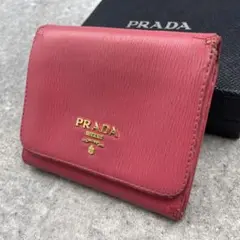PRADA プラダ　折り財布　レザー　ピンク　サフィアーノのサムネイル