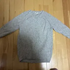 UNIQLO グレー Vネックニットセーター M
