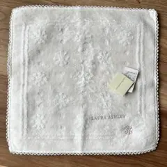 【新品美品】LAURA ASHLEY 刺繍入りハンカチ