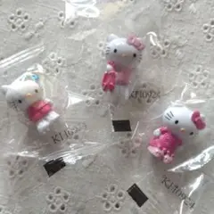 新品未開封　キティ　チュッパチャプス　ミニフィギュア　3体
