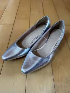 美品　シルバーパンプス