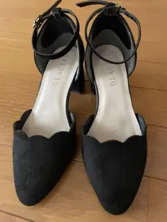 ハニーズ　アンクルストラップ　パンプス　ブラック