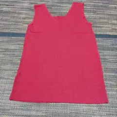 リブ編みピンクVネックタンクトップ