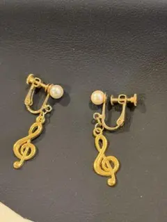 音符モチーフ ゴールド イヤリング