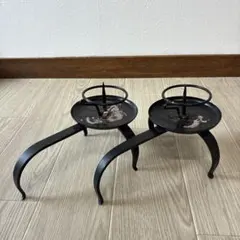 明治期 大型古銅製 桔梗座燭台 灯火器 蝋燭立 灯具一雙 蓋付小壺 銅製ハサミ付 明治期 大型古銅製 桔梗座燭台 灯火器 蝋燭立 灯具一雙 蓋付小壺 銅製