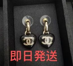 美品~CHANEL ブラック ハート型ピアス~~~***