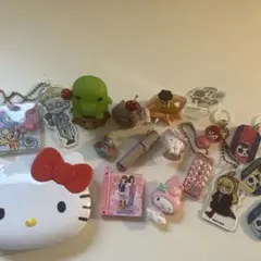 たまごっちサンリオクレヨンしんちゃんちいかわガチャガチャ小物セット