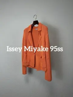 Item thumbnail for item b2cc3fbe-66df-4b40-bf17-f86f3d7b7975