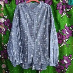 15 小花柄　前開きシャツ