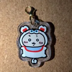 ちいかわ　もぐもぐ本舗　古本屋　犬張り子になっちゃったアクリルチャーム