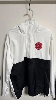 Nike フード付きナイロンジャケット