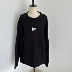 ブラックロゴ刺繍クルーネックトレーナー