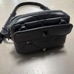 値段交渉可能VALENTINO スタッズ付き黒キルティングショルダーバッグ