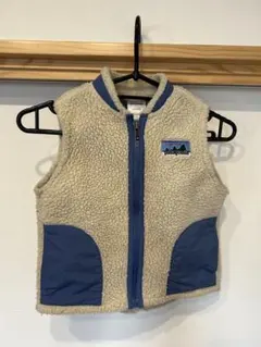 patagonia ベビーベスト 24M ベージュ/ブルー　もこもこ素材