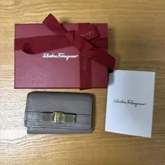 Salvatore Ferragamo キーケース ヴァラリボン