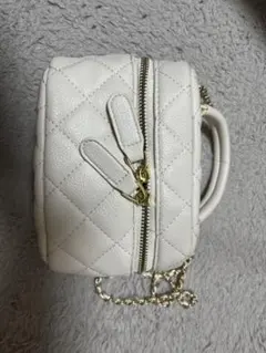 ホワイト キルティング ショルダーバッグ