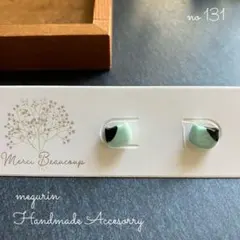 no.131 小さなニャンコピアス／イヤリング　水色ブチ猫ちゃん