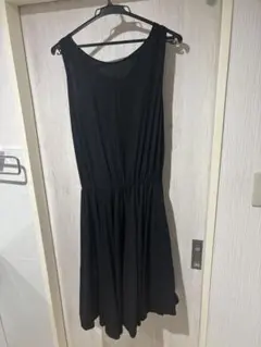 リエス　ノースリーブワンピース　ひざ丈ワンピース 黒　膝丈　liesse