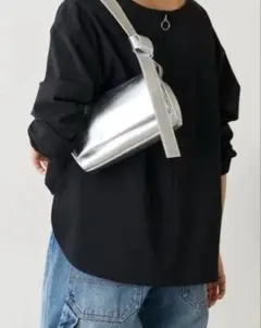 なっちー*様専用ビアズリーレザーショルダーバッグ - メルカリ