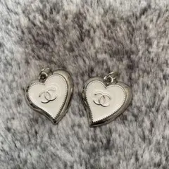 CHANEL ビンテージボタンチャーム22mmハートシルバーホワイト刻印有り2個