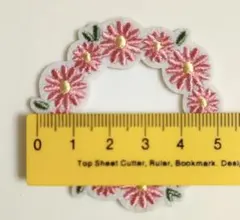 花の刺繍ワッペン 約7cm