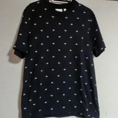 adidas 小ロゴパターン Tシャツ 黒