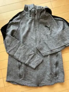 プーマPUMA☆レディースパーカー☆Mサイズ